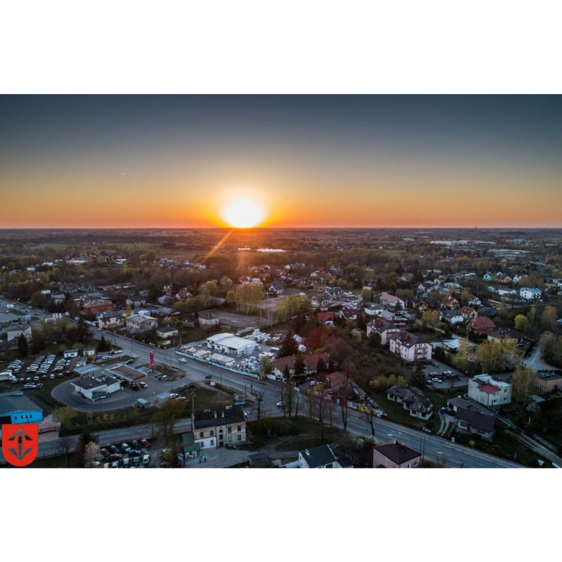 Samochód taxi w drodze